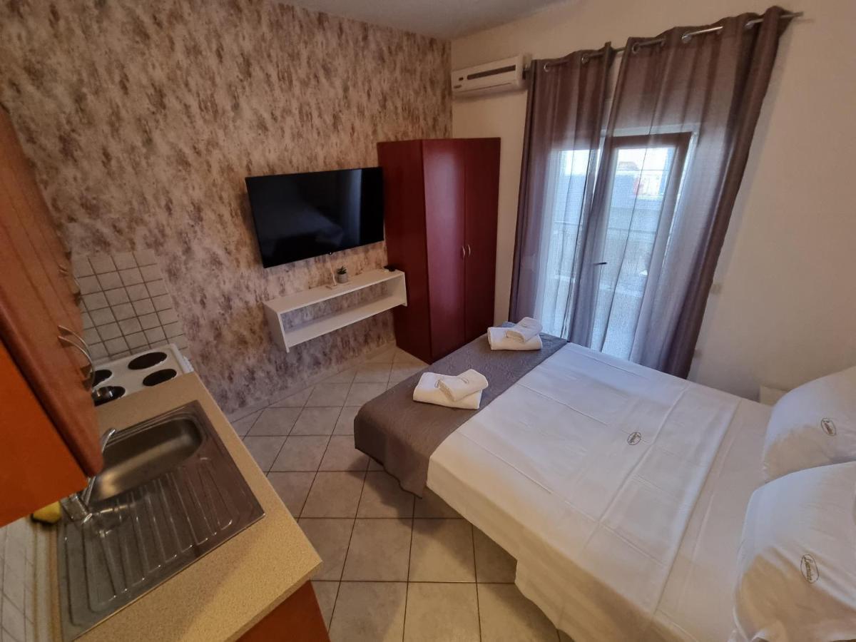Premium Suites Ofrínion Eksteriør bilde