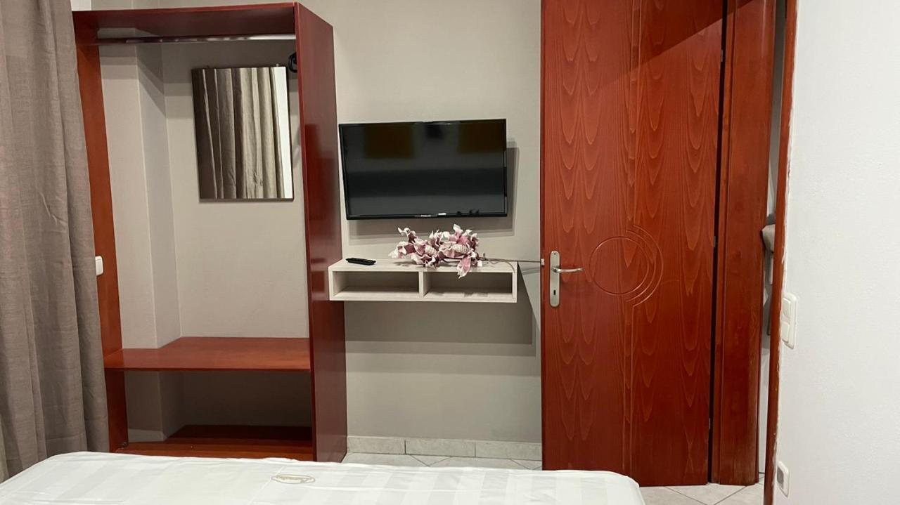 Premium Suites Ofrínion Eksteriør bilde